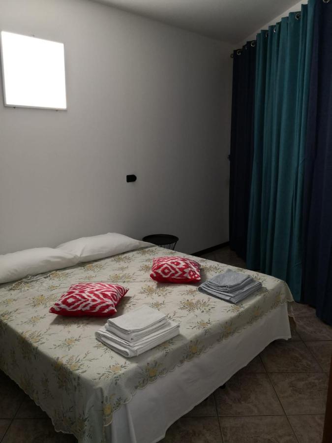 Bed and Breakfast Lux Rho Fiera Lainate Exterior foto