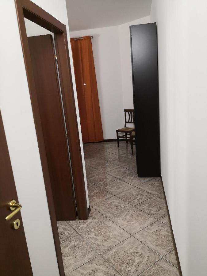 Bed and Breakfast Lux Rho Fiera Lainate Exterior foto